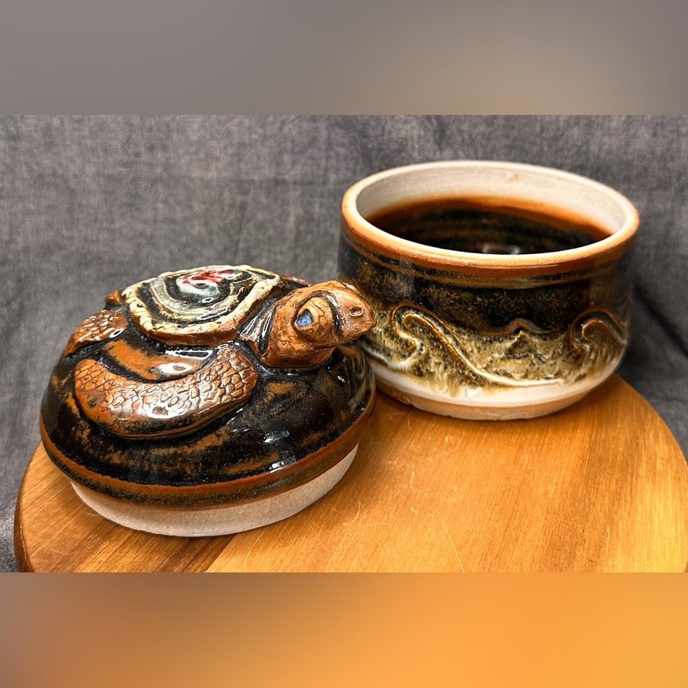 Handcrafted Stokes Holley Hill Pottery Navarre FL Turtle Ceramic trinket w/ Lid